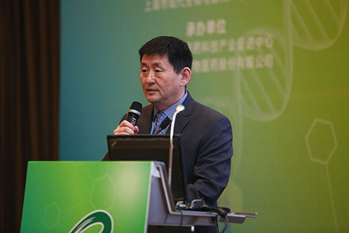 CA88生物部副总裁汪俊博士为聚会作精彩开场 CA88生物部副总裁汪俊博士为聚会作精彩开场